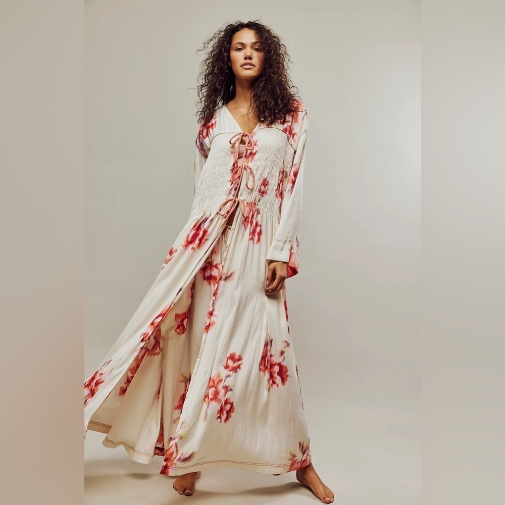 NWT Bright Blooms Maxi Robe